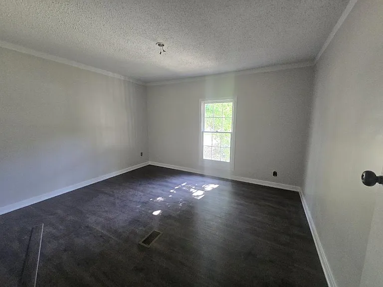2619 W Black Creek Rd — Photo 9