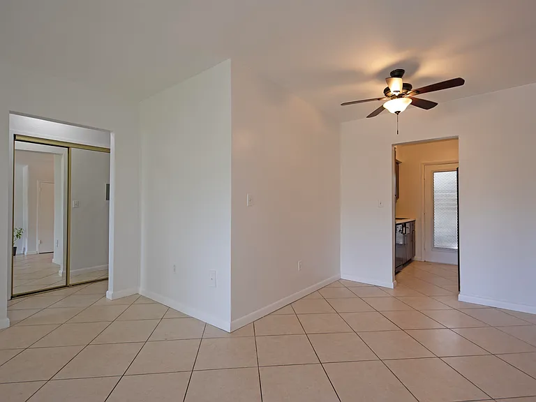 2250 Bay Dr #4 — Photo 5