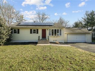 124 Shuart Rd, Airmont, NY 10952