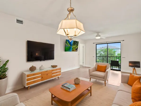 7209 Golf Colony Court #203, Lake Worth, FL 33467