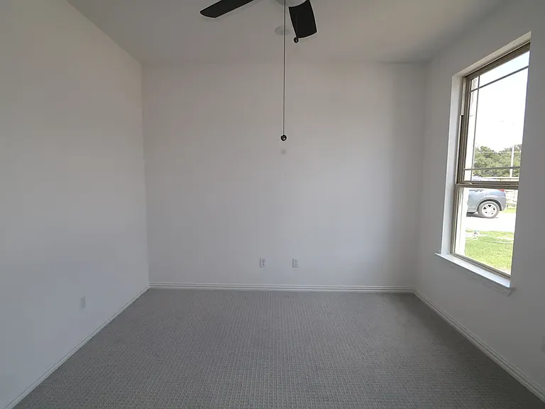 2305 Serene Pl — Photo 9