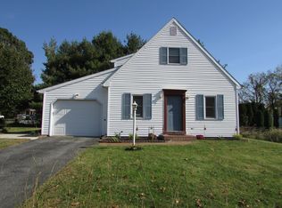 100 Hampden Dr, Mountville, PA 17554