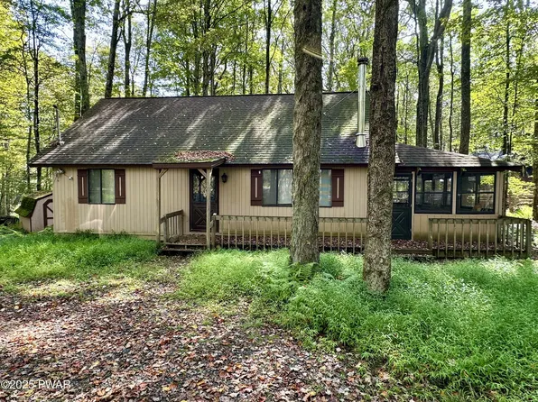 260 Partridge Dr, Pocono Lake, PA 18347