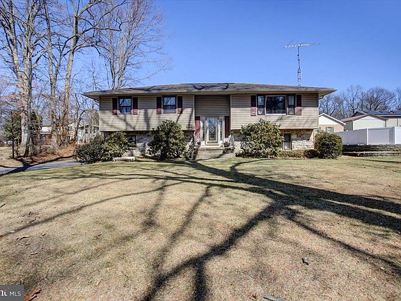3rd image of 6463 Fairway Dr W #W