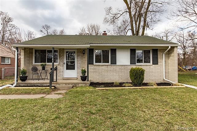 1st image of 762 Oswego Ave