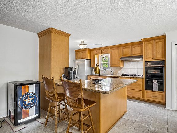 3rd image of 413 Mebane Ln