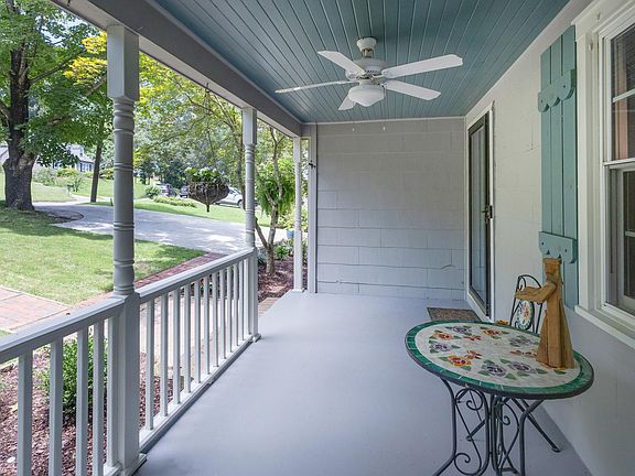 5th image of 1833 Windsor Blvd