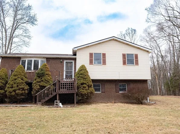 860 Reams Rd, Indiana, PA 15701