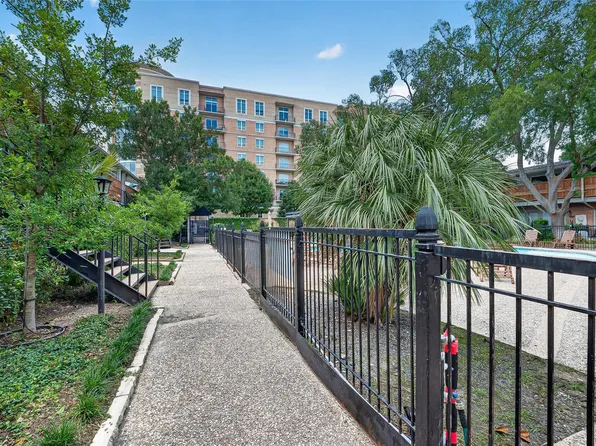 3930 W Alabama St APT 8, Houston, TX 77027