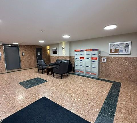 3rd image of 30 Chapman Ct N #505