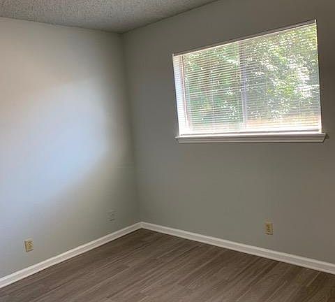 5th image of 400 Army Blvd #102