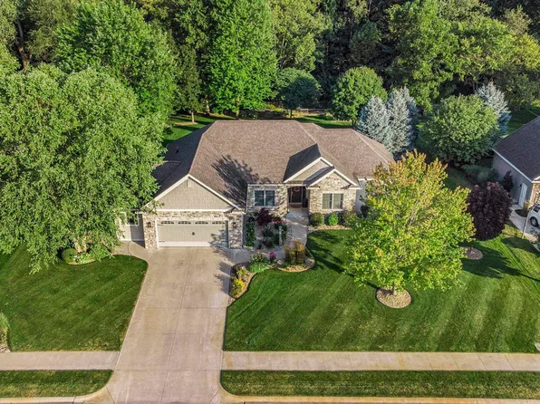 331 E Barrington Pl, Warsaw, IN 46582