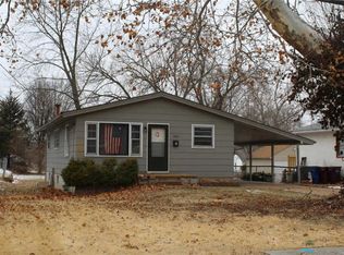 3223 Wismer Rd, Saint Ann, MO 63074