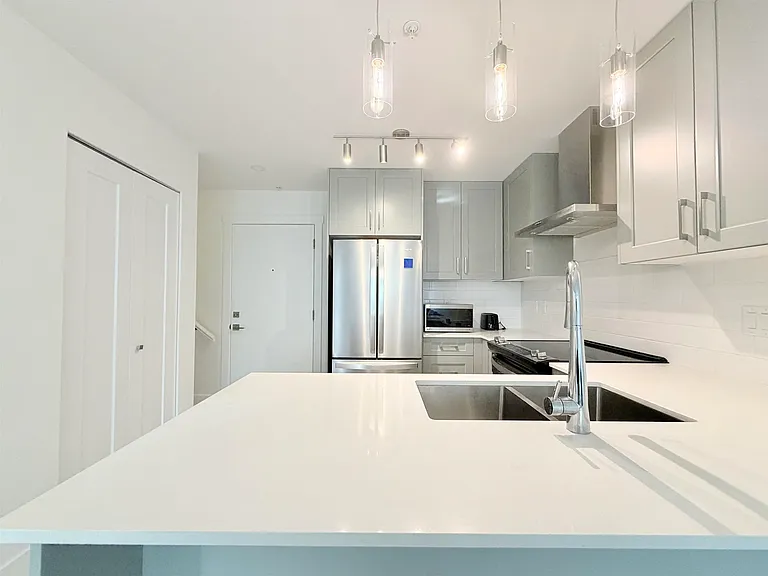 6338 King George Blvd #308 — Photo 5
