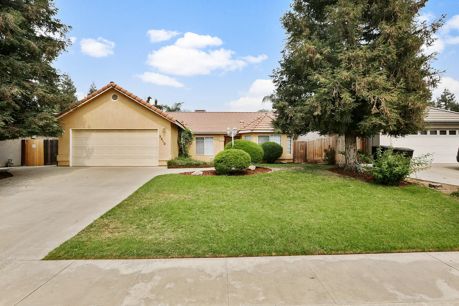 3910 E Acequia Ave photo 1