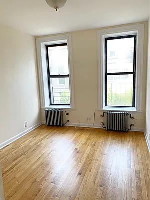 Rented by Waverly Realty Associates | media 7