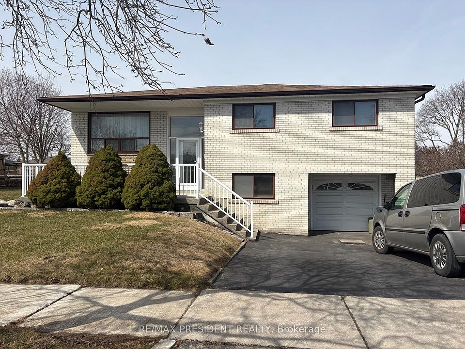 1st image of 3759 Bayswater Cres