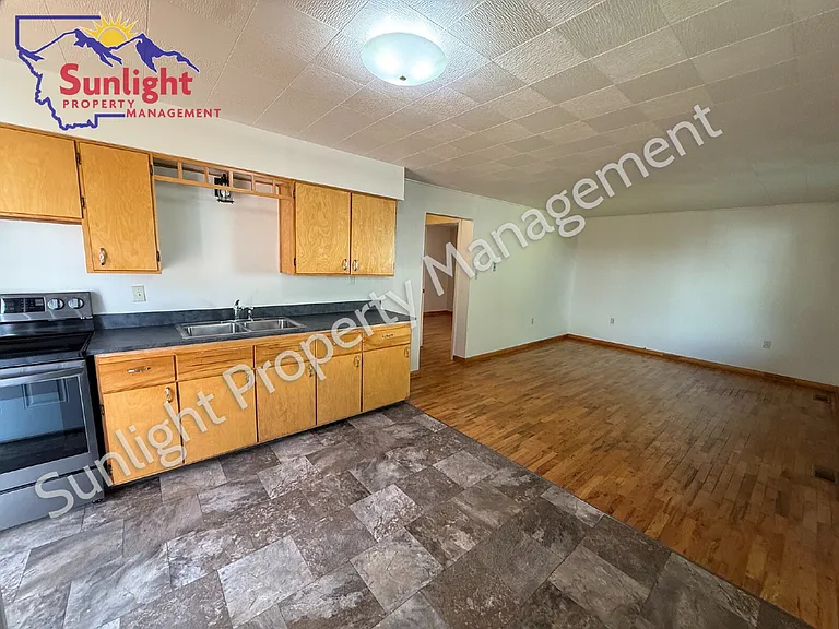 301 1/2 Woodland Ave — Photo 5