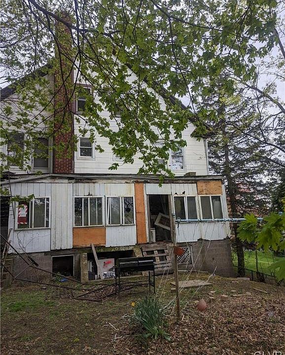 2nd image of 217 W 6th St