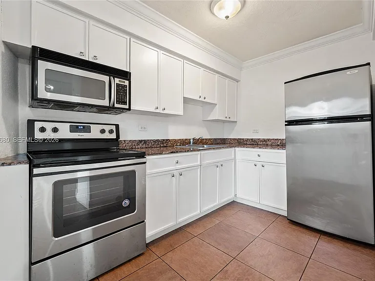 1610 NW North River Dr #110 — Photo 7