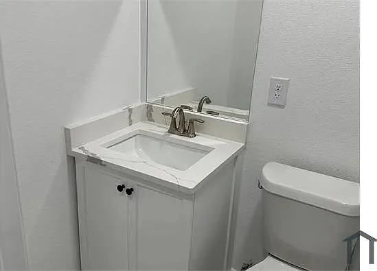 1008 Commerce Dr — Photo 9