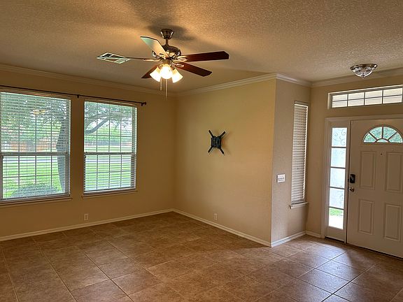 3rd image of 2502 Grayson Way