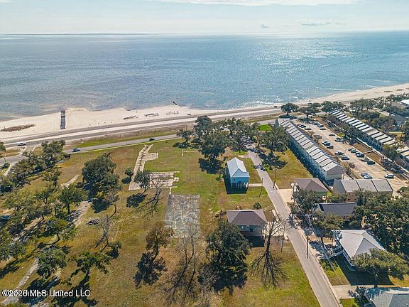 2nd image of 530 W Beach Blvd
