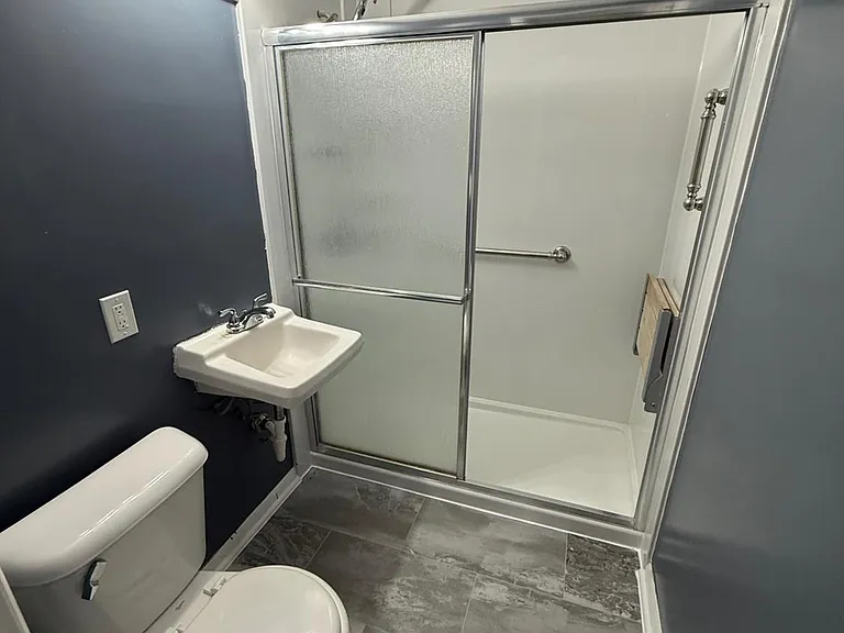 2526 Rochester Ave — Photo 5