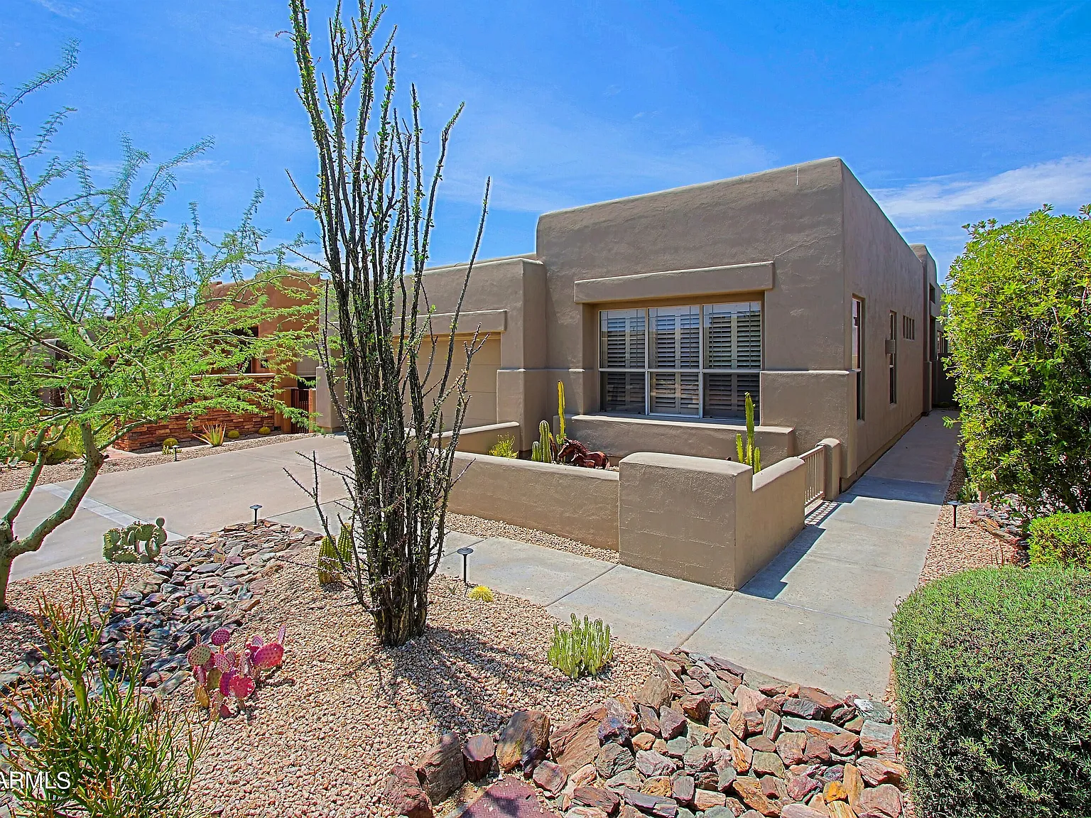 3 bed, 2.0 bath, 1832 sqft, $3,500 — Photo 2