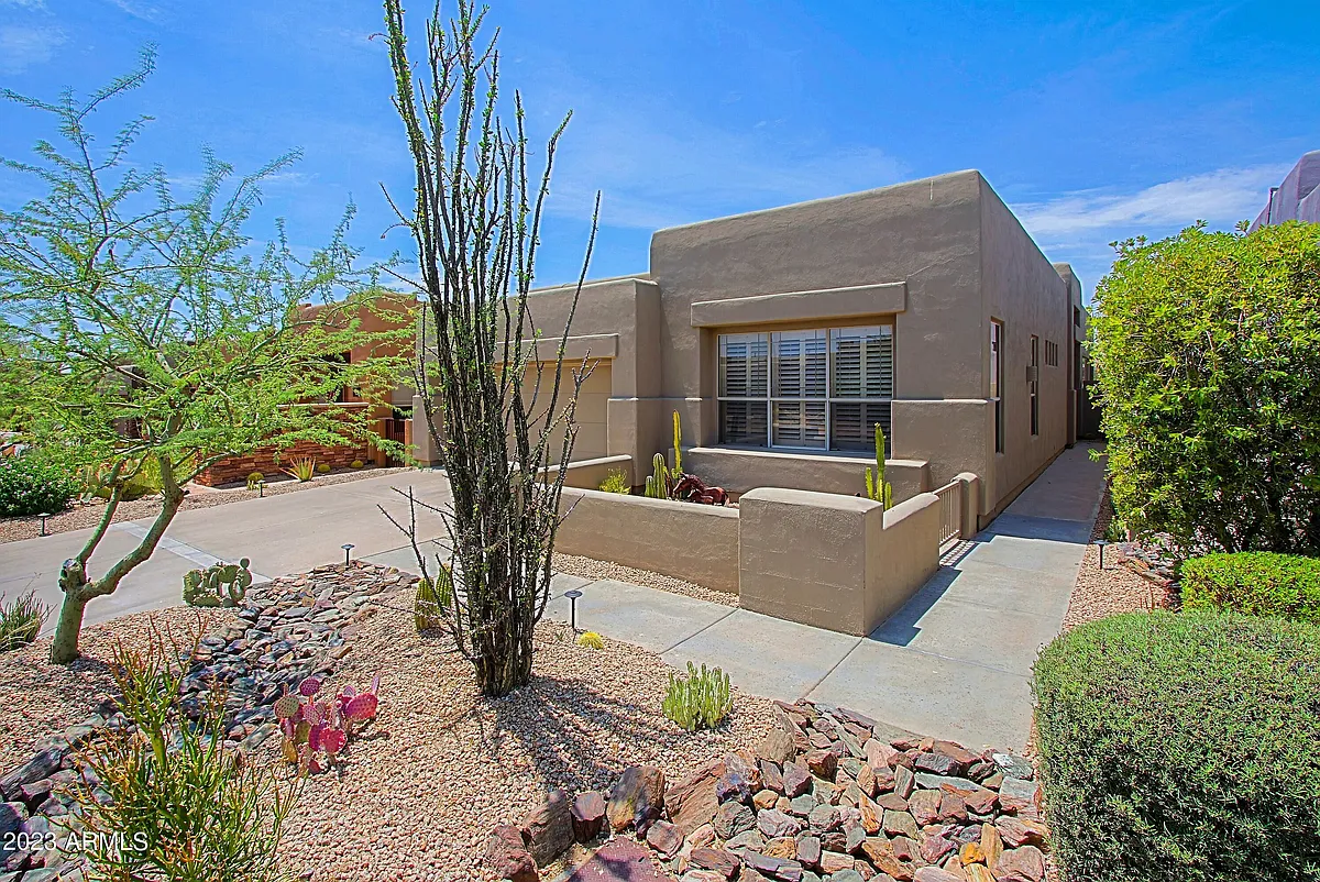 Building Photo - 9616 E Chuckwagon Ln