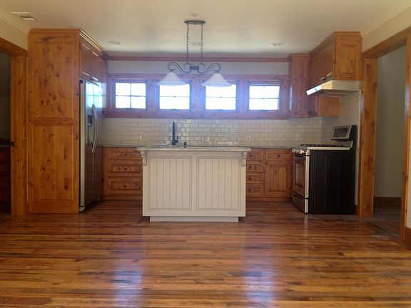 2nd image of 1007 Capuchino Ave