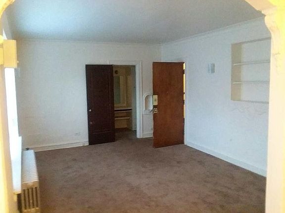 4th image of 1135 E 82nd St #105