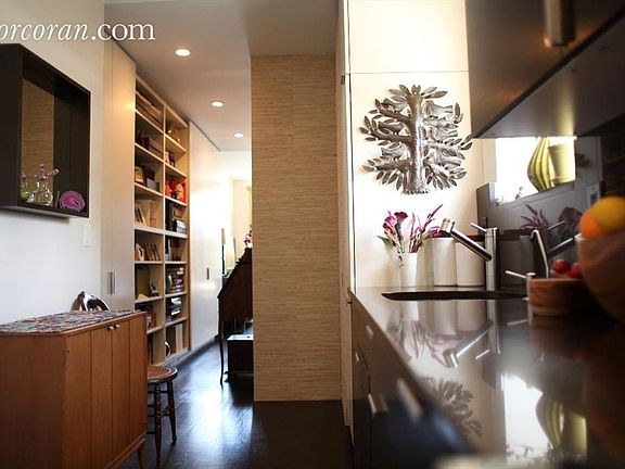 3rd image of 225 W 10th St APT 3B
