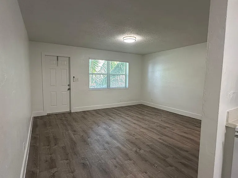 1821 Thomas St #0 — Photo 7