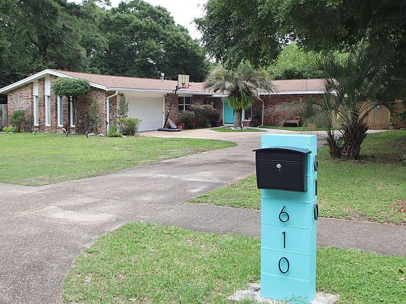 5th image of 610 Country Club Ave