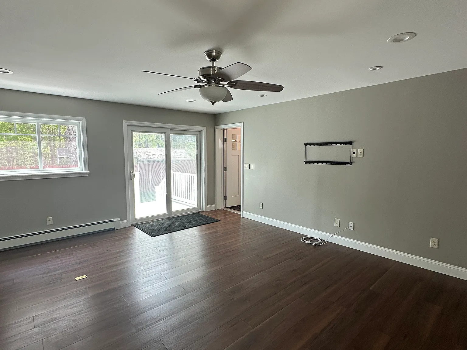 3 bed, 1404 sqft, $3,400 — Photo 4