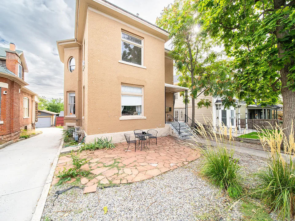 664 E 3rd Ave #3