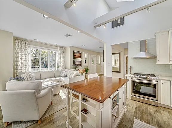 2nd image of 350 Beach 147 St