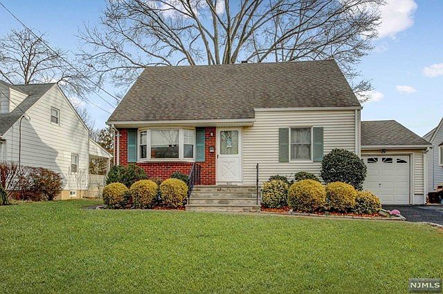 1st image of 9-15 Essex Pl