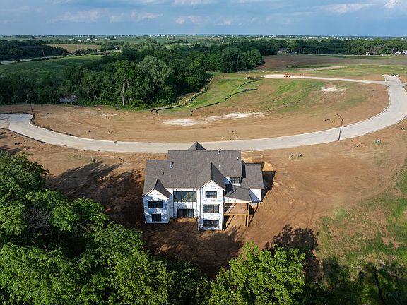 4th image of 7081 Timber Ridge Ln