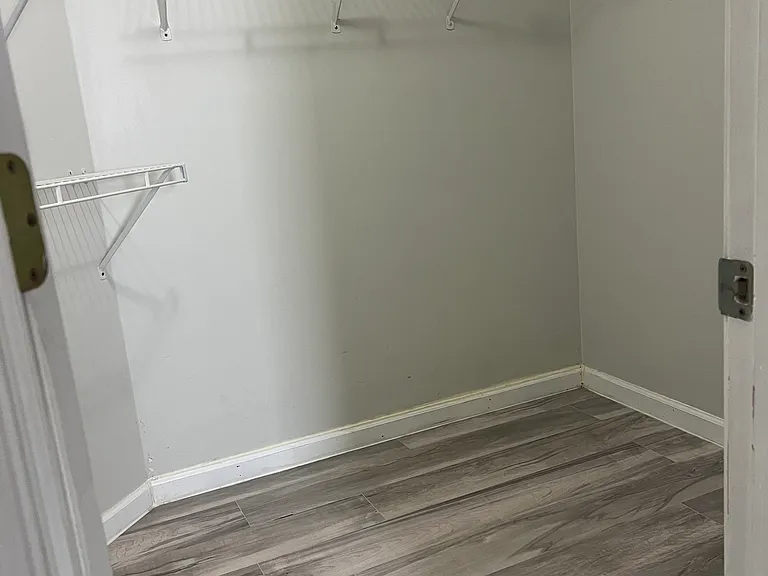412 Fulton Dr — Photo 15