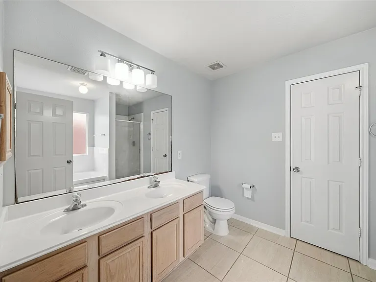 7027 Waveland Dr — Photo 26