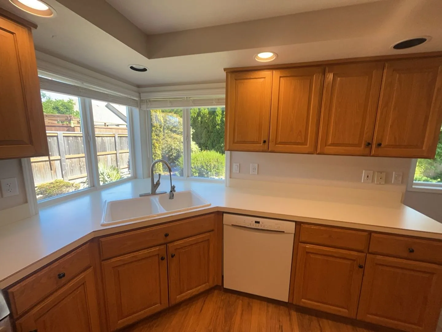 Single Level Three Bedroom Home- Keizer — Photo 3