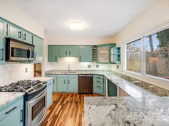2nd image of 92 Botany Dr