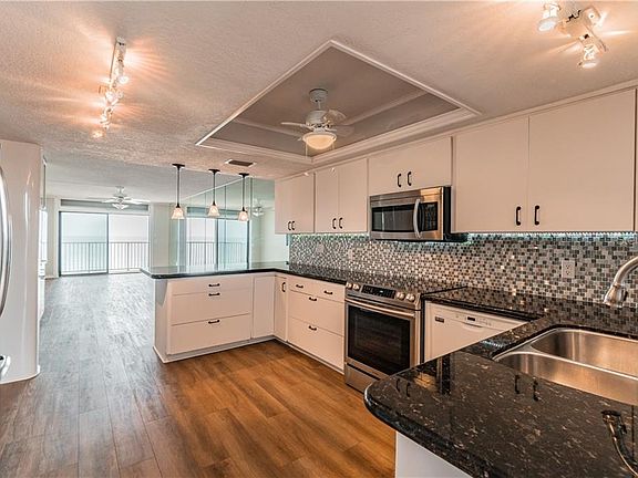 3rd image of 18650 Gulf Blvd APT 413