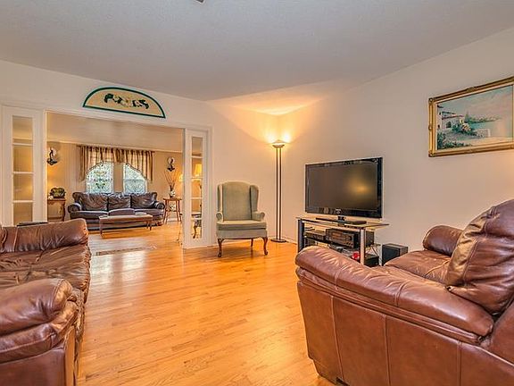 4th image of 1432 Mockingbird Ln