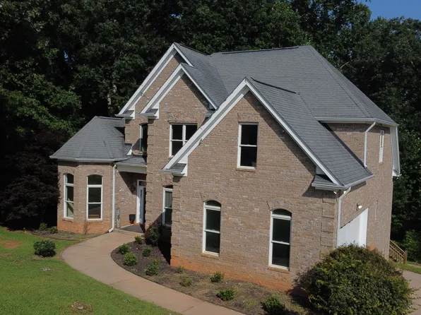 318 Waterford Cir, Cornelia, GA 30531