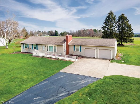 10161 New Buffalo Rd, Canfield, OH 44406