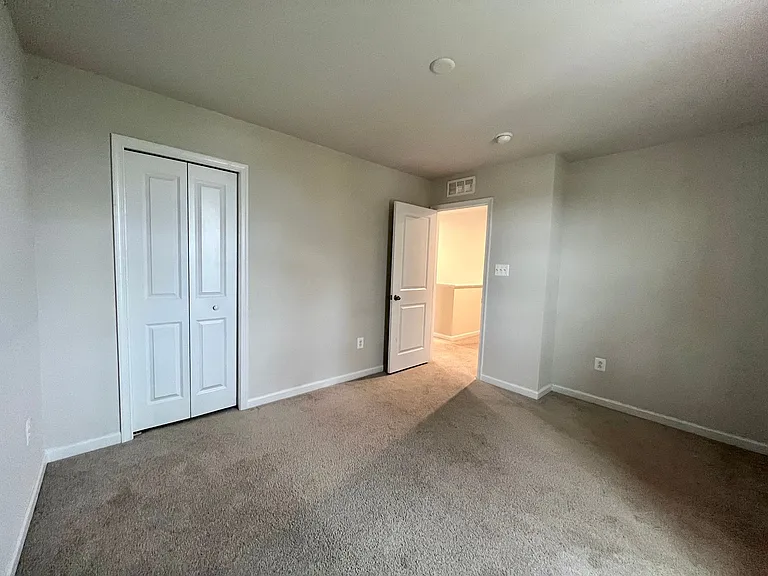 255 Severna Pkwy — Photo 3