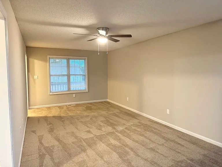 310 Pappy Dr — Photo 6